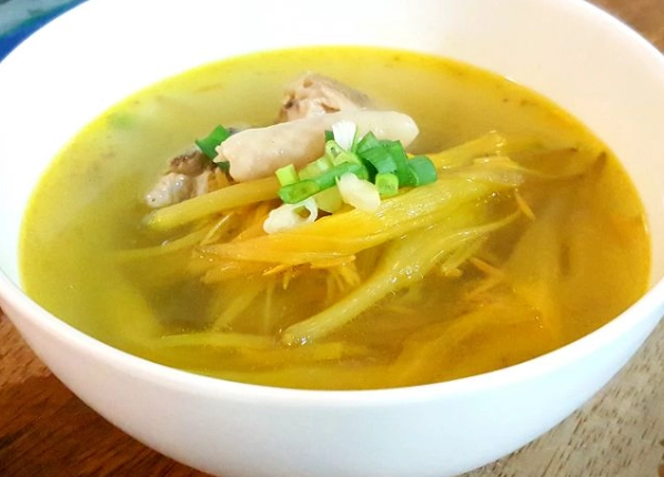 金針花蛋花湯 做法