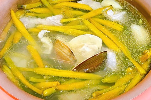 金針花豆腐湯 食譜