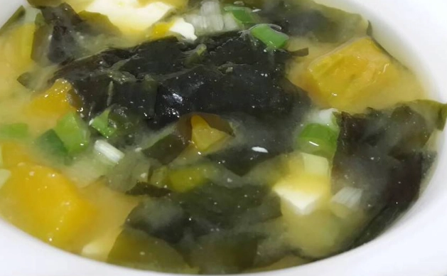 金針花海帶湯食譜