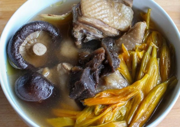 金針花蛋花湯 做法