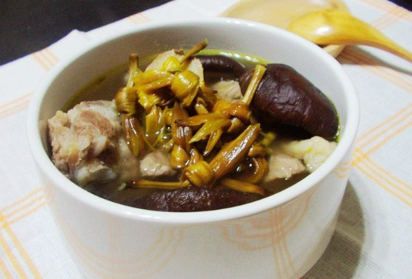 金針香菇湯食譜