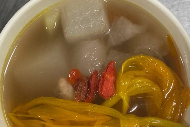 金針花豆腐湯 營養