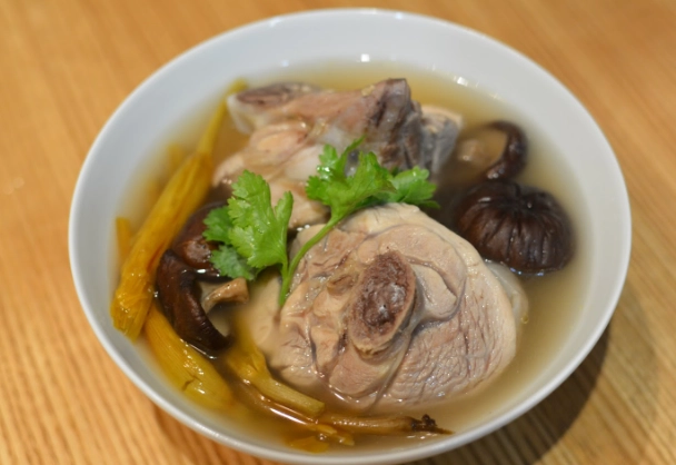 金針香菇湯做法