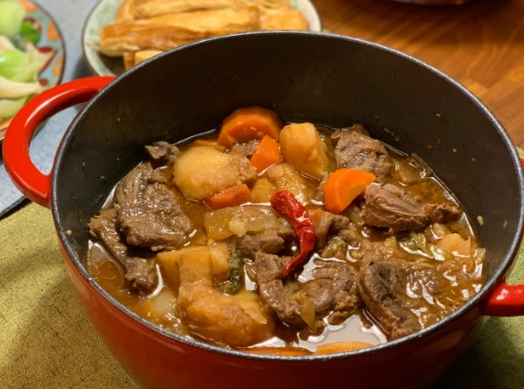 馬鈴薯燉牛肉終極指南：從選肉到燉煮，在家做出餐廳級美味