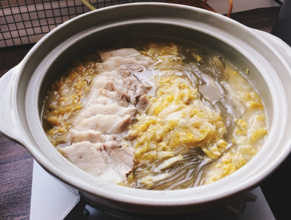 酸菜白肉鍋湯底