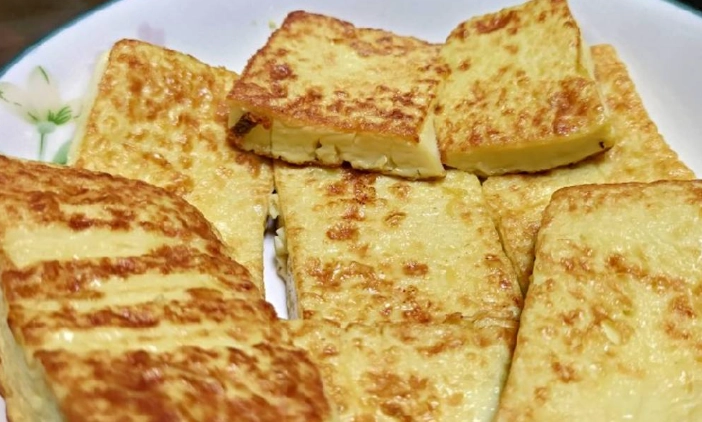 煎雞蛋豆腐沾粉