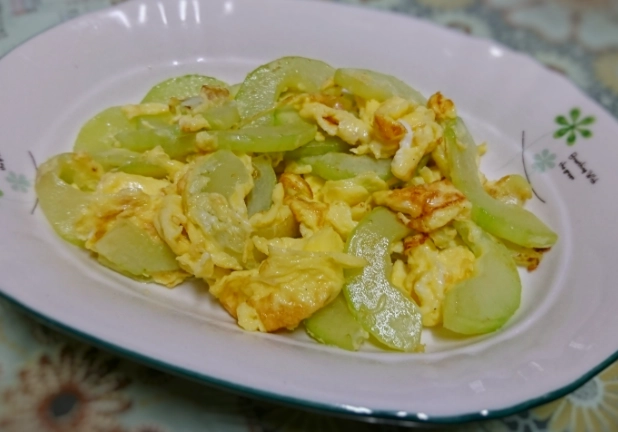 家常菜大黃瓜炒蛋