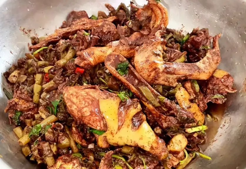 台北酸菜炒鴨血 台北酸菜炒鴨血