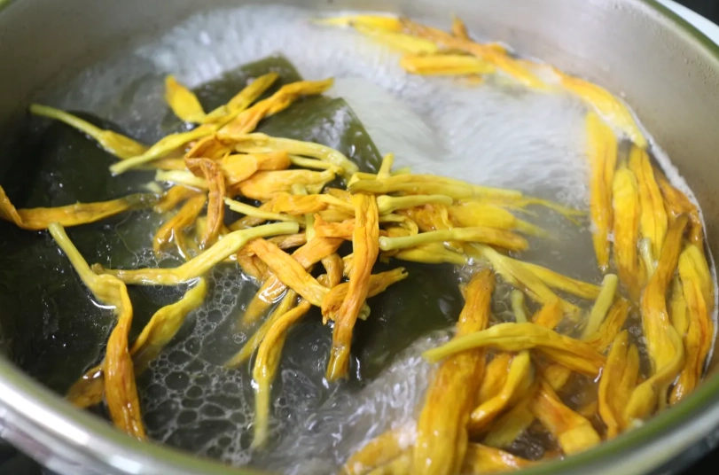 乾金針花湯 功效