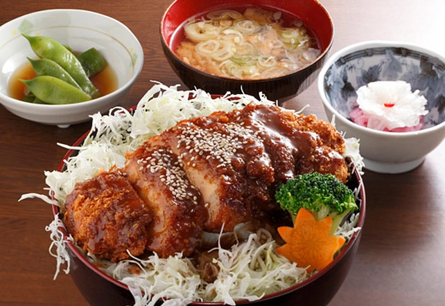 台北豬排丼飯
