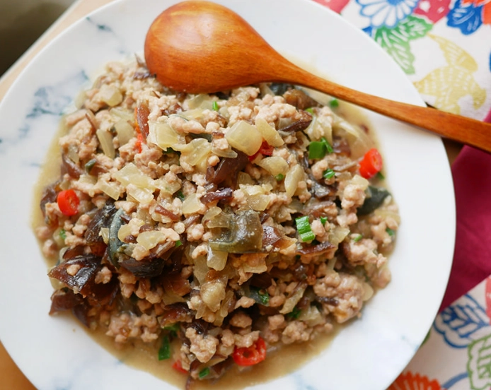 皮蛋肉醬料理