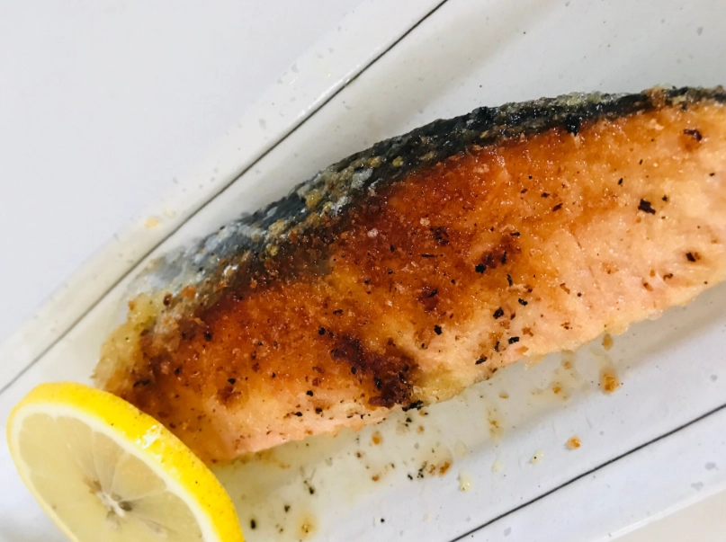 酥炸鮭魚 酥炸鮭魚