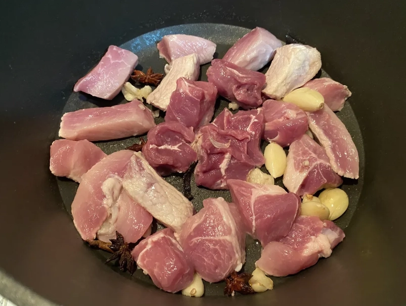 胛心肉電鍋料理