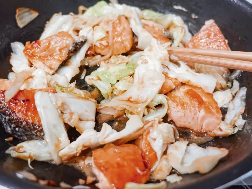 酥炸鮭魚 酥炸鮭魚
