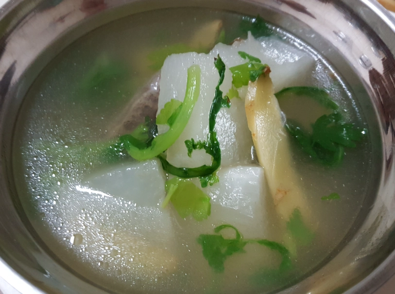 高麗菜雞湯 高麗菜雞湯