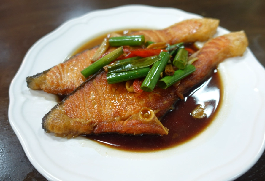 鮭魚洋蔥做法