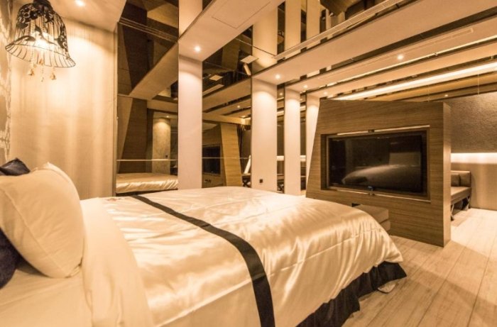 台中高鐵汽車旅館休息