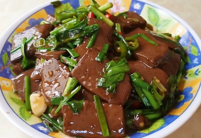 台灣韭菜炒豬血