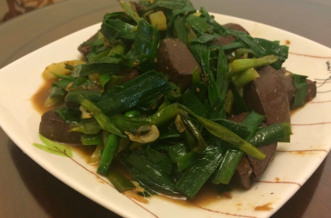 韭菜炒豬血營養