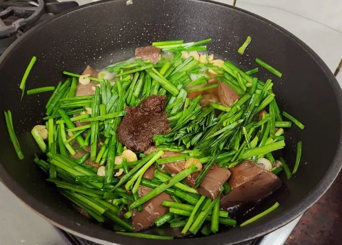 鴨紅炒韭菜食譜 鴨紅炒韭菜食譜