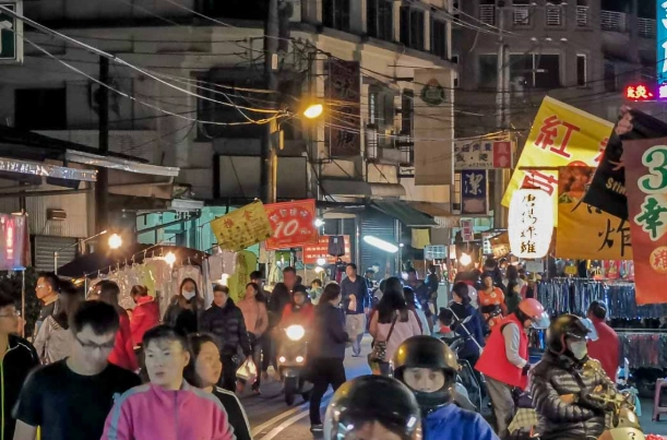 高雄星期一夜市
