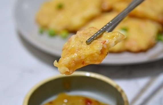 月亮蝦餅煎技巧