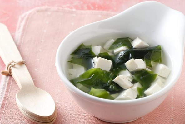 海帶芽豆腐湯食譜