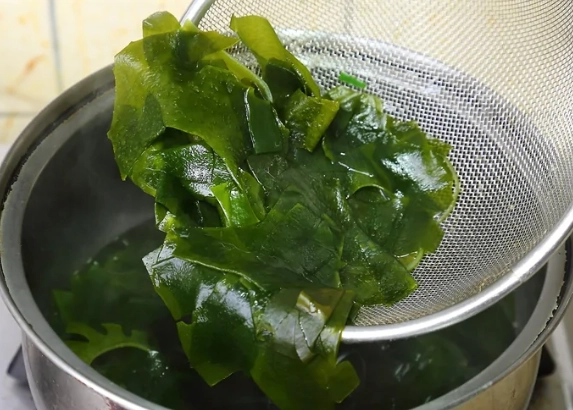 海帶芽泡水方法