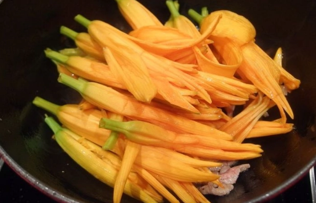 金針花料理食譜