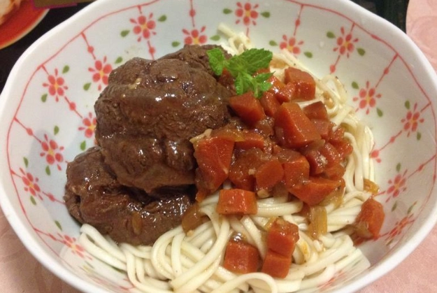 牛肉乾拌麵做法