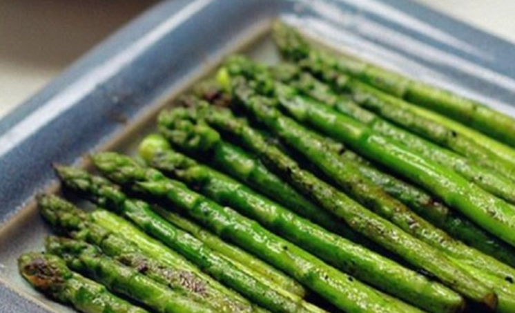煎蘆筍