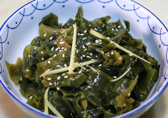 海帶芽可以生吃嗎？專家解析生食風險、營養價值與正確處理方法