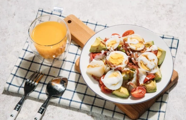 酪梨蛋沙拉做法